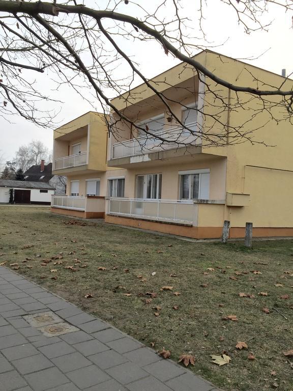 Thermal Next I Weninger Apartman Kiskunhalas Exterior foto